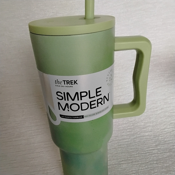 TheTrek Simple Modern 40 Oz Straw Tumbler with Handle Green Variation - Picture 9 of 12